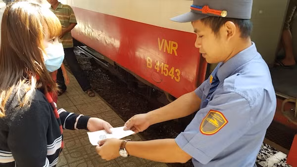 1.000 vé tàu 'siêu rẻ' giá 10.000 đồng đi chặng Nha Trang – Huế ảnh 1