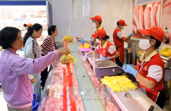 Doanh nghiệp tạm ngưng nhập khẩu lợn, sức mua trong nước tăng ảnh 1