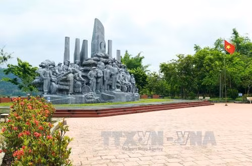 Thăm Sở chỉ huy Chiến dịch Điện Biên Phủ năm xưa ảnh 1