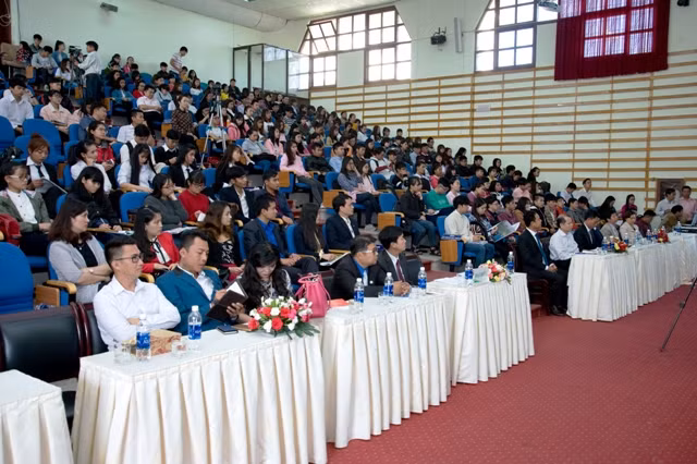 Hàng trăm sinh viên Đà Lạt trao đổi ý tưởng khởi nghiệp làm giàu ảnh 1