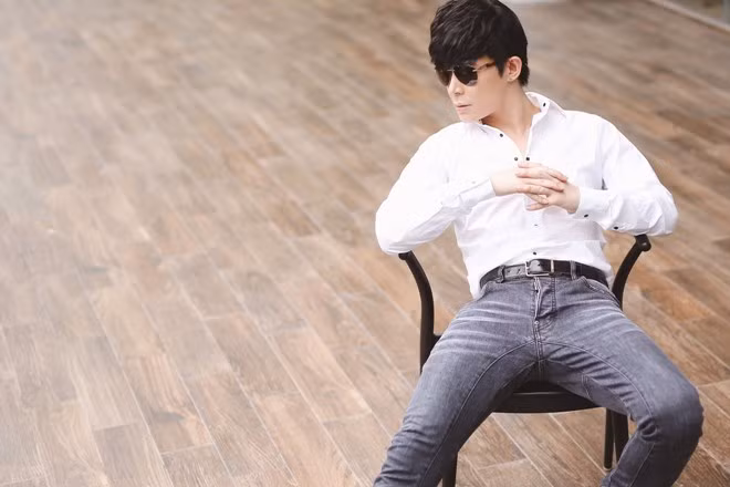 Nathan Lee khoe bộ sưu tập sơ mi hàng hiệu ảnh 12