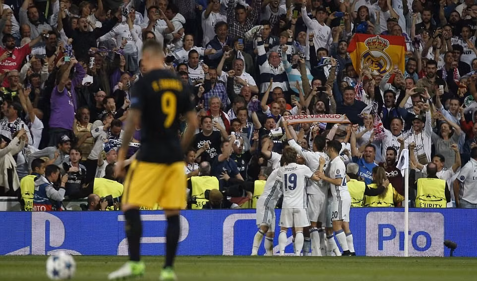 Ronaldo lập hat-trick, Real nhấn chìm Atletico ảnh 7