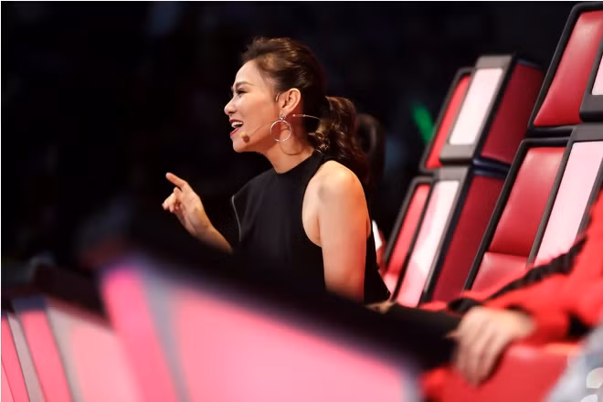 The Voice: Trần Tùng Anh hát 'Dệt tầm gai' hai giọng, Ali Hoàng Dương mang The Remix lên sân khấu ảnh 5