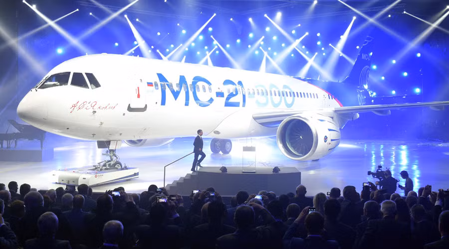 Nga tự hào về máy bay nhanh hơn, rẻ hơn phi cơ Airbus, Boeing ảnh 1