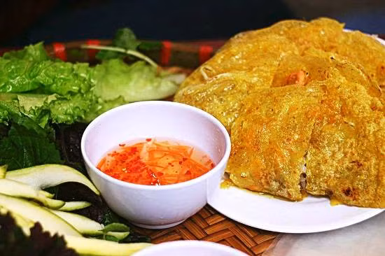 Ảo thuật gia Sáu Phước mở quán bánh xèo ảnh 1 Ảo thuật gia Sáu Phước mở quán bánh xèo ảnh 1