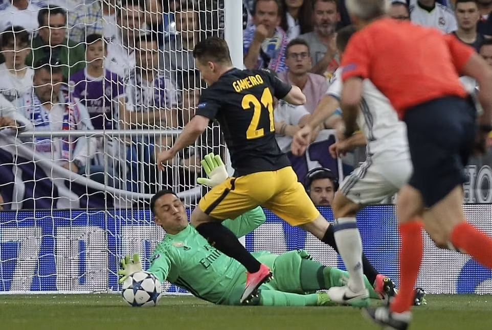 Ronaldo lập hat-trick, Real nhấn chìm Atletico ảnh 2