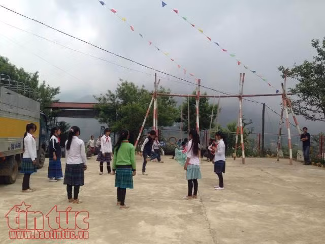‘Trao tặng yêu thương’ cho học sinh xã Tả Giàng Phình, Sa Pa ảnh 3