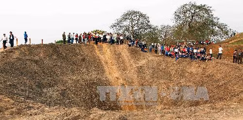 20.000 du khách đến thăm di tích Chiến trường Điện Biên Phủ dịp 30/4 ảnh 1