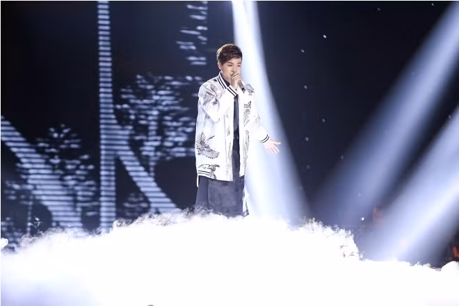 The Voice 2017: Trần Tùng Anh 'Dệt tầm gai' chinh phục hoàn toàn các HLV ảnh 4