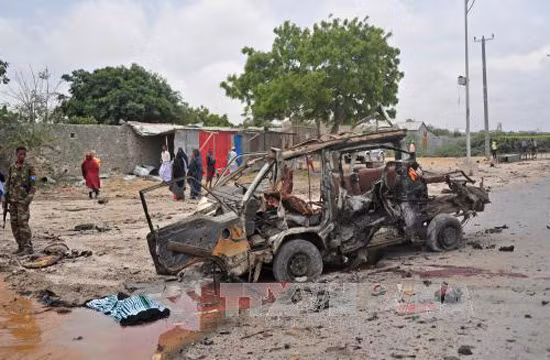 Hàng chục người thương vong do đánh bom xe ở Somalia ảnh 1