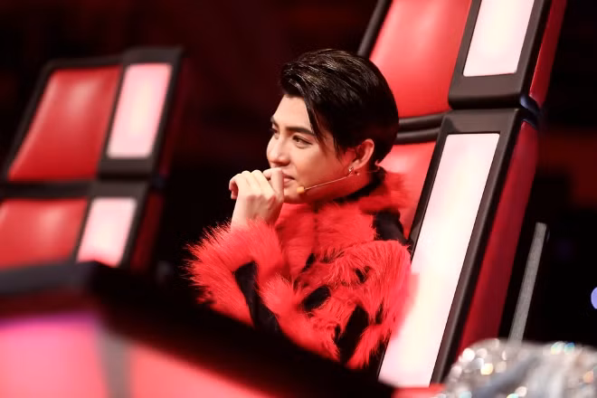 The Voice: Trần Tùng Anh hát 'Dệt tầm gai' hai giọng, Ali Hoàng Dương mang The Remix lên sân khấu ảnh 6