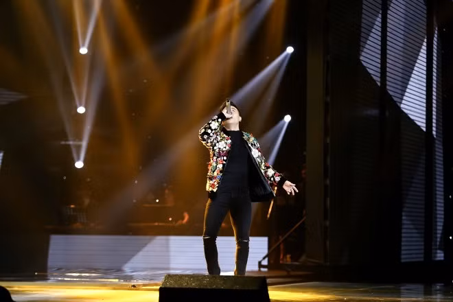 The Voice 2017 vòng liveshow: Dương Thuận khiến 'Chí Phèo' trở nên phê pha hơn nhiều ảnh 3