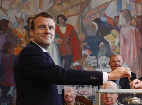 Thăm dò ngoài phòng bỏ phiếu bầu tổng thống Pháp: Ông Macron giành chiến thắng ảnh 1