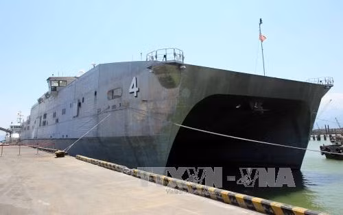 Tàu Hải quân Mỹ USNS Fall River cập cảng Tiên Sa, Đà Nẵng ảnh 3