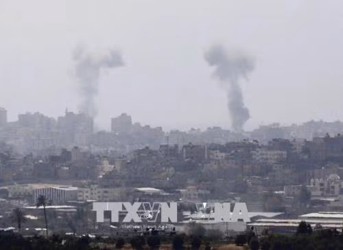 Israel không kích đáp trả cuộc tấn công bằng diều lửa và bóng bay tại Gaza ảnh 1