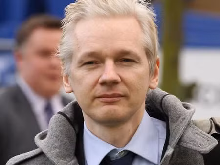 Anh phán quyết dẫn độ nhà sáng lập Wikileaks sang Thụy Điển ảnh 1