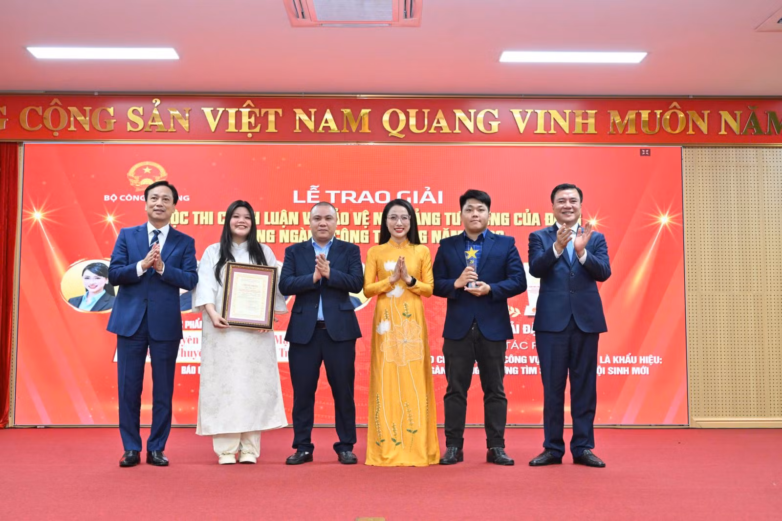 Chú thích ảnh
