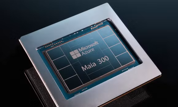Nguyên mẫu chip Azure Maia 300 của Microsoft, loại chip mà công ty dự kiến triển khai quy mô trong năm 2027. Ảnh: Microsoft