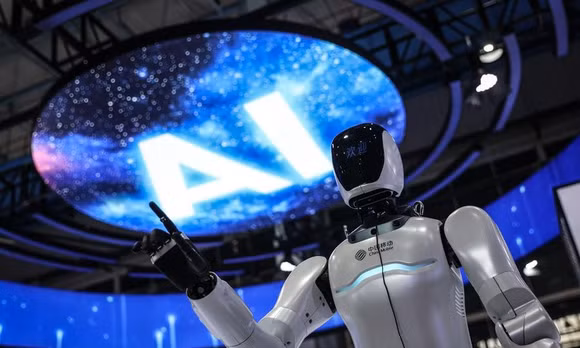 Một robot được trưng bày tại khu vực triển lãm của Hội nghị Internet Công nghiệp Toàn cầu năm 2025 ở Thẩm Dương, tỉnh Liêu Ninh, Trung Quốc, ngày 6/9/2025. Ảnh: Tân Hoa Xã