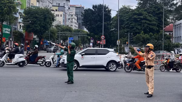Giao thông ngày đầu phân luồng phục vụ metro số 2 cơ bản ổn định.