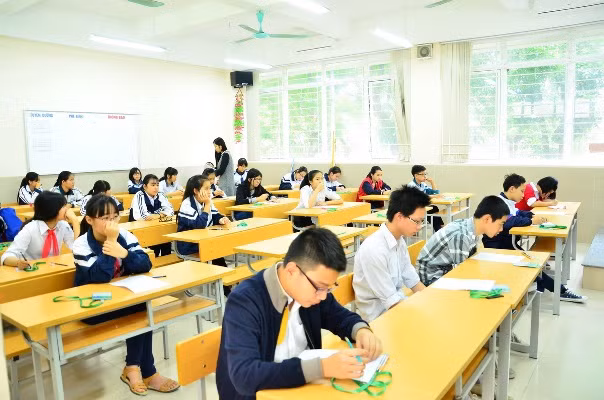 Sơ khảo Olympic tiếng Anh dành cho học sinh THCS ảnh 1