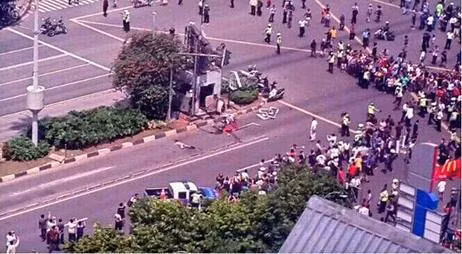 Nổ lớn và xả súng tại thủ đô Indonesia ảnh 3