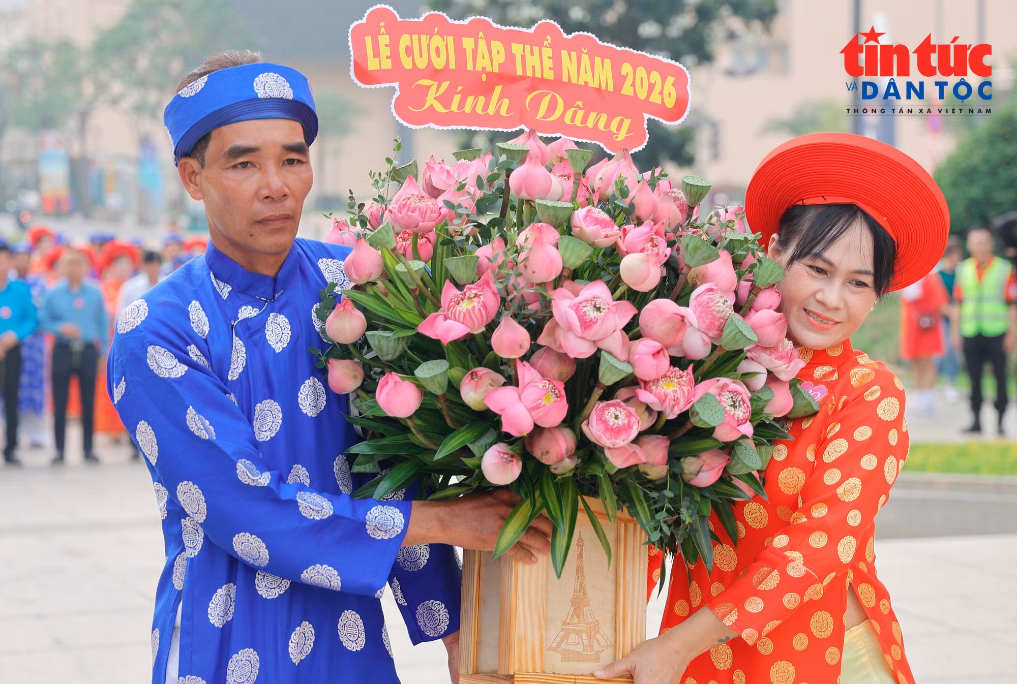 baotintuc_tr_lecuoitapthe151020264.jpg