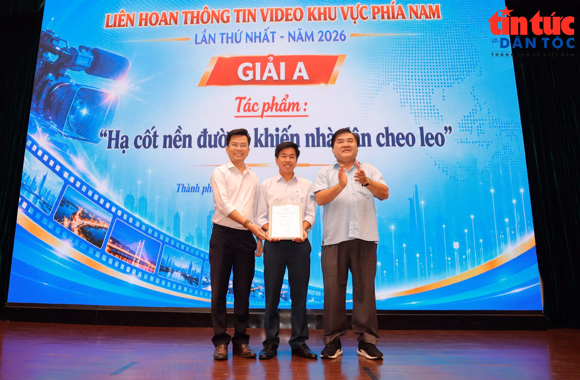 baotintuc_tr_lienhoan1210202611.jpg