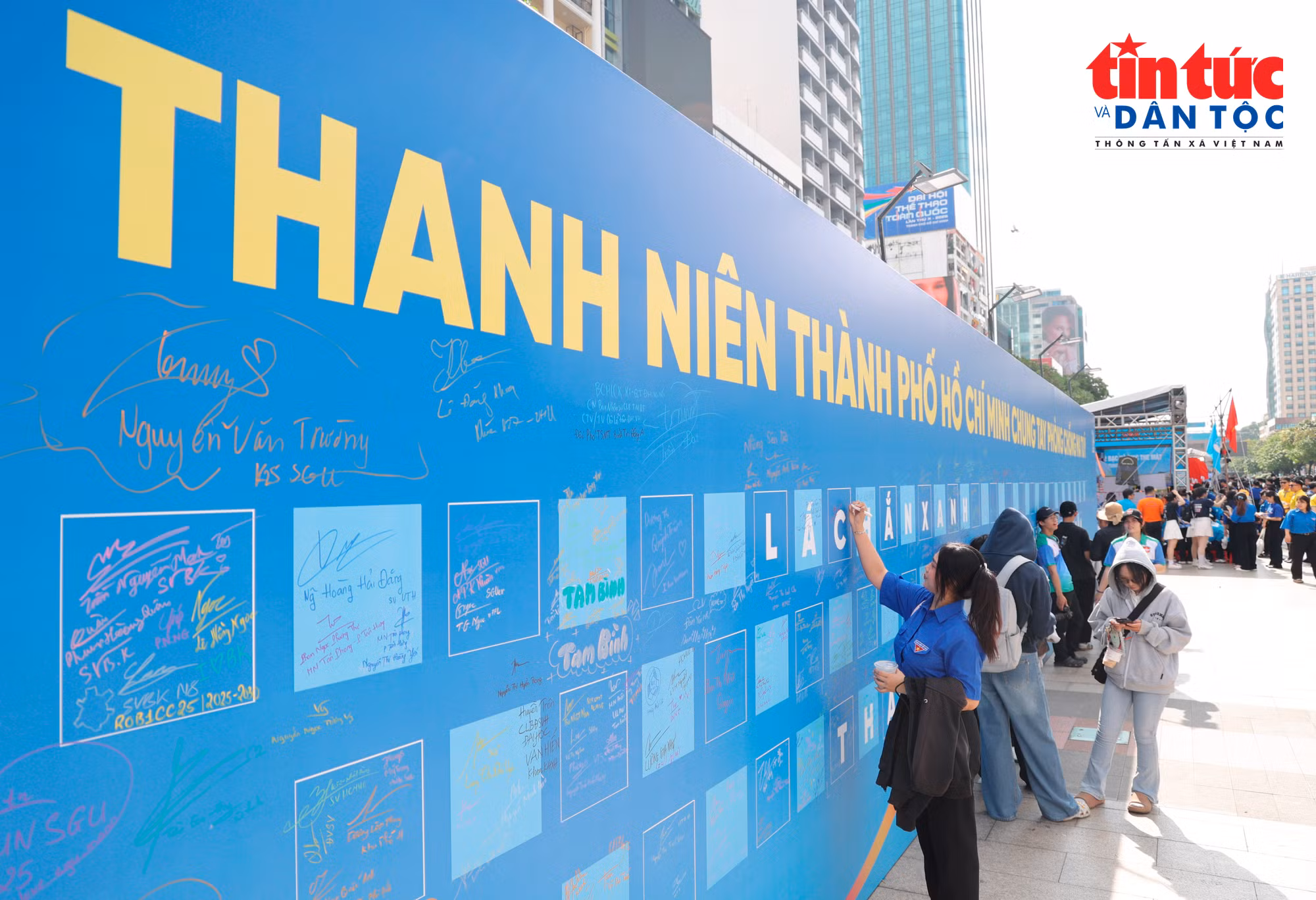 baotintuc_tr_ngayhoithanhnien171020262.jpg