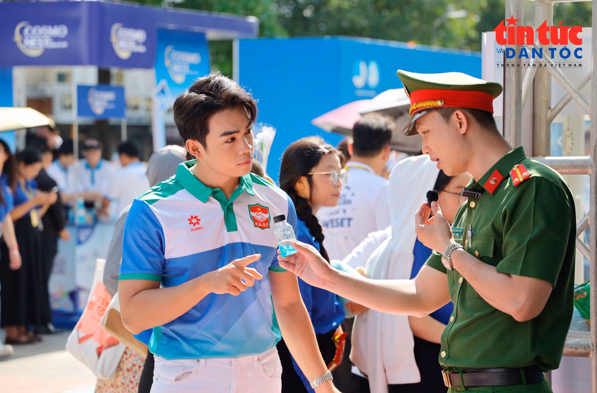 baotintuc_tr_ngayhoithanhnien171020269.jpg