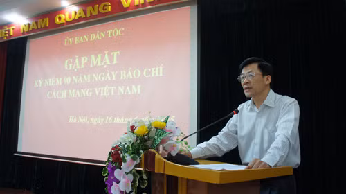 Sẽ tiếp tục hỗ trợ thông tin đến vùng đồng bào ảnh 1