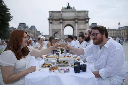 'Bữa tối trắng' thu hút 13.000 người tới Paris ảnh 2