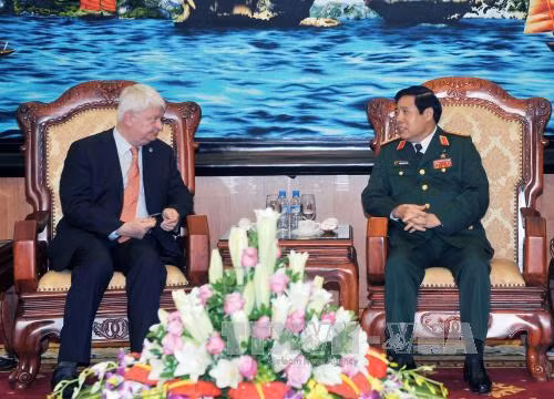 Phó TTK LHQ hội kiến Bộ trưởng Quốc phòng Phùng Quang Thanh ảnh 1