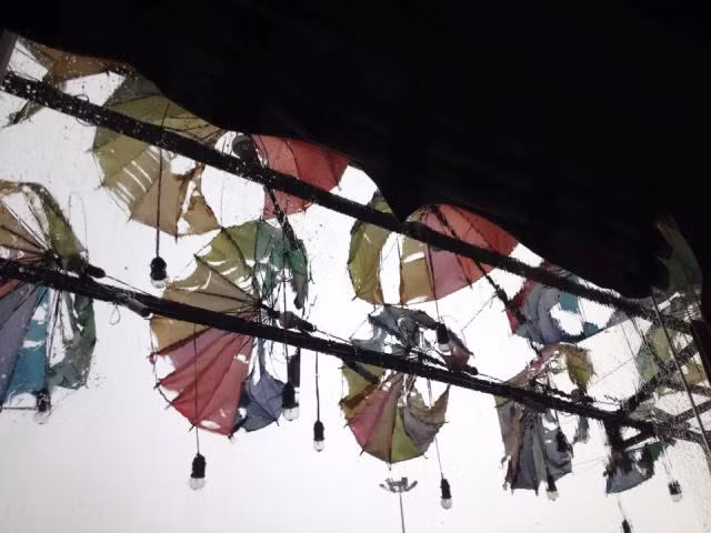 Hà Nội hỗn loạn sau dông lốc, 1 người chết, 3 bị thương ảnh 12