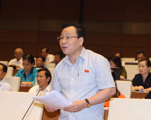 Băn khoăn kỳ thi quốc gia, đề tài khoa học xếp ngăn kéo ảnh 1