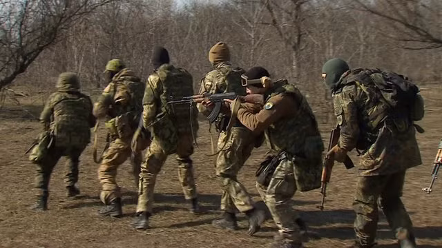 Mỹ cấm hỗ trợ quân sự cho tiểu đoàn Azov của Ukraine ảnh 1
