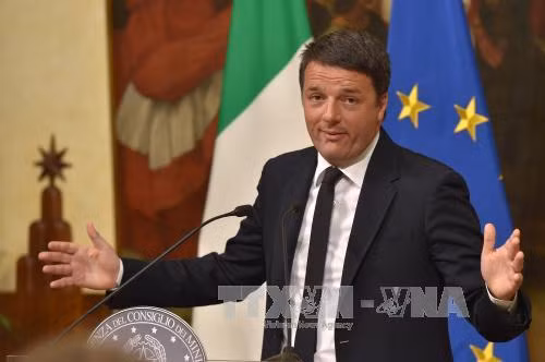 Cựu Thủ tướng Italy từ chức Tổng Thư ký đảng cầm quyền ảnh 1
