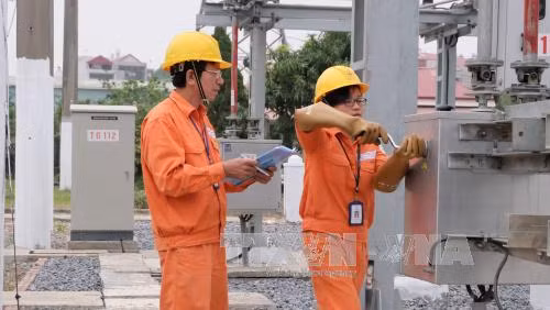 Đóng điện các công trình đáp ứng nhu cầu phụ tải hệ thống điện miền Bắc ảnh 1