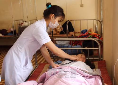Đắk Lắk: 21 người nhập viện do ngộ độc thực phẩm ảnh 1