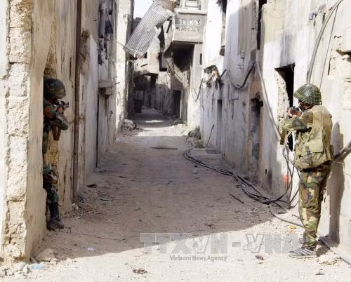 Quân chính phủ Syria tấn công dữ dội ngoại ô Damascus ảnh 1