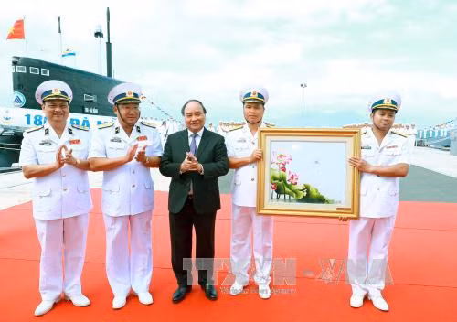 Thủ tướng dự Lễ Thượng cờ hai tàu ngầm Đà Nẵng và Bà Rịa - Vũng Tàu ảnh 3