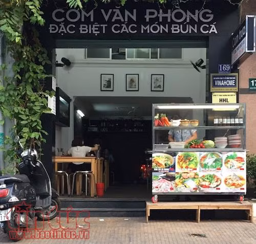 Vỉa hè bị giải toả, nhà trong hẻm bất ngờ 'lên hương' ảnh 1