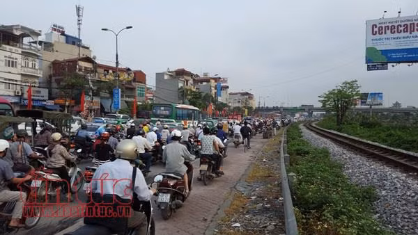 Phân luồng từ xa và cải tạo nút giao Pháp Vân để chống ùn tắc ảnh 2