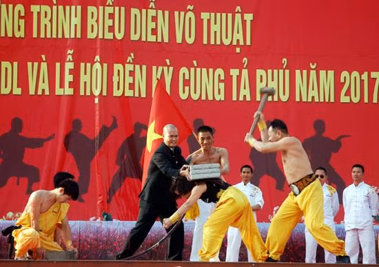 Choáng váng xem các võ sư thi triển tuyệt kỹ võ công ảnh 10