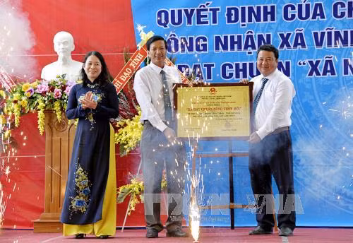 Xã đầu tiên đạt chuẩn nông thôn mới ở vùng tứ giác Long Xuyên ảnh 1