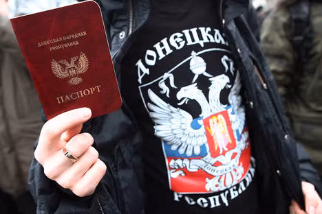 Nga 'ra đòn' gì khi công nhận giấy tờ cấp tại Đông Ukraine? ảnh 1