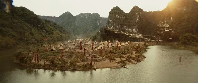 Lộ clip King Kong chiến đấu quái vật gớm ghiếc trên đầm nước Ninh Bình ảnh 8