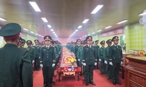 Trở về trong vòng tay đồng đội