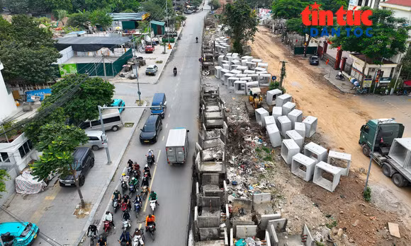 Dự án 828m đường nối Đỗ Đức Dục - Mễ Trì thi công dang dở gần 10 năm