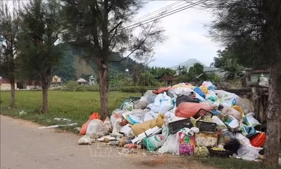 Phê bình 4 Chủ tịch xã ở Thanh Hóa 'buông lỏng' xử lý rác thải